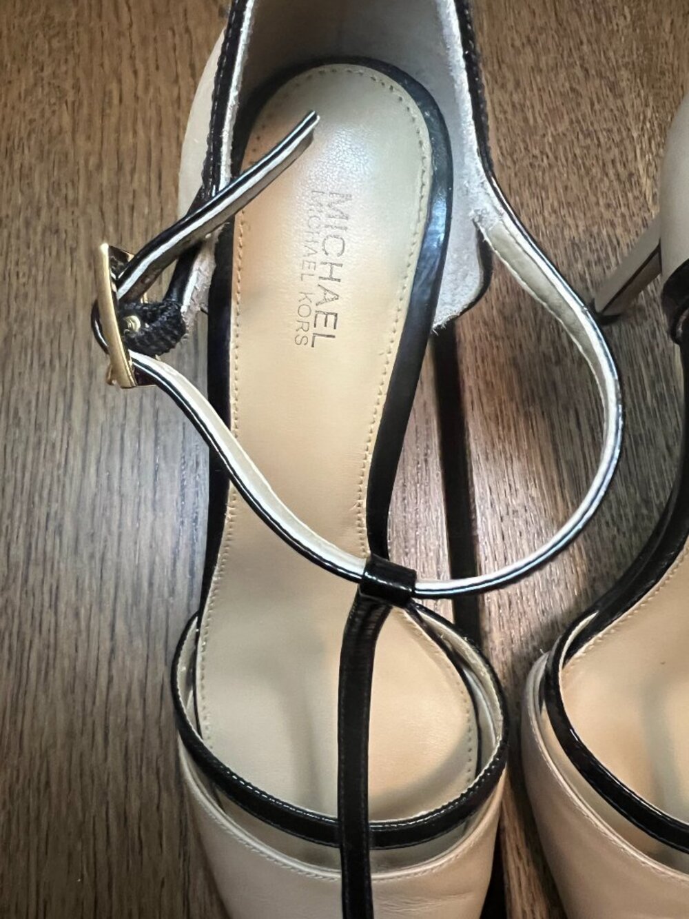 Michael Kors T-Strap Heels Size 8M Nude Black Patent Pointed Toe Pumps - Picture 3 of 13